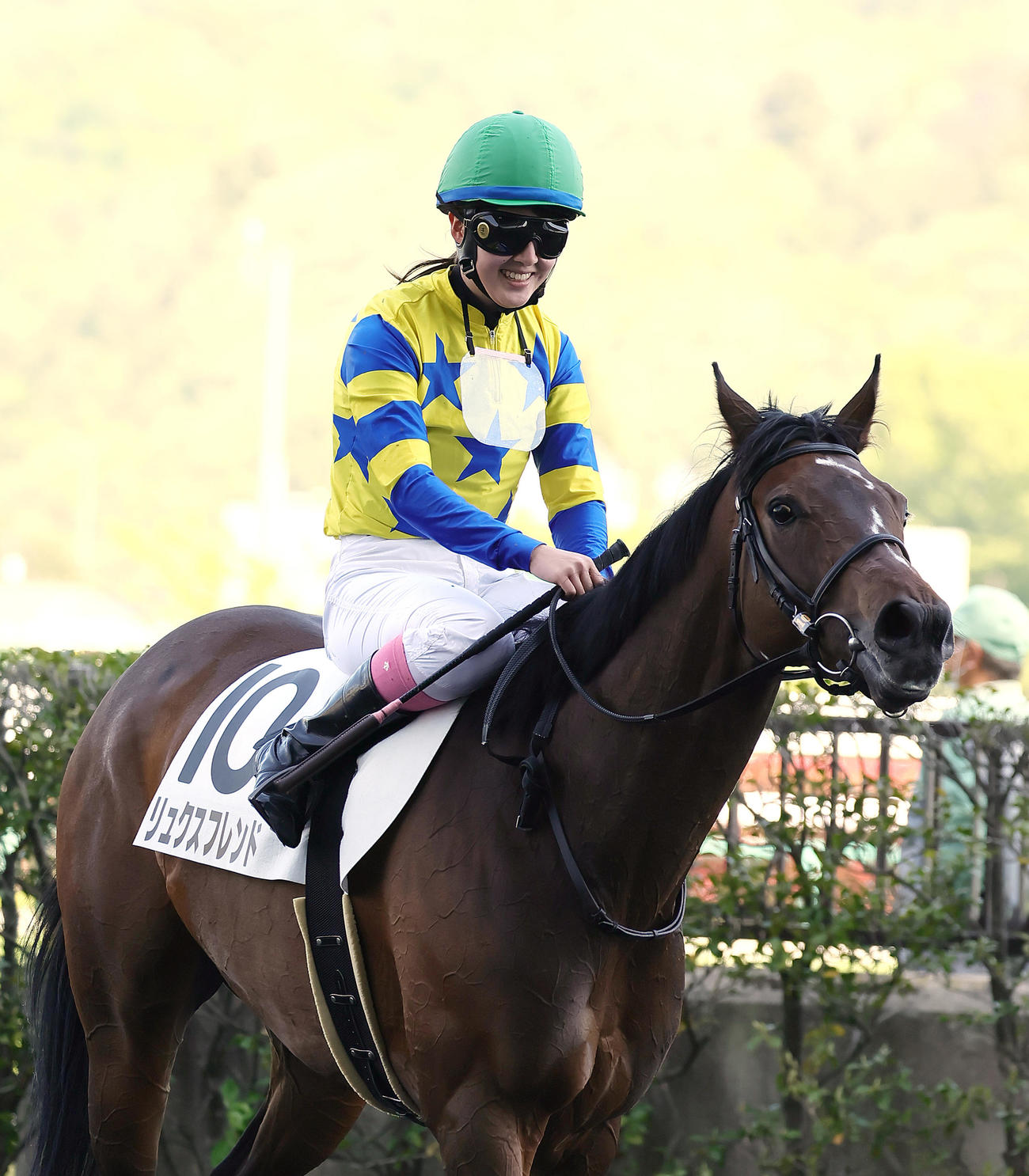 4歳以上1勝クラスをリュクスフレンドで制し笑顔を見せる永島騎手（撮影・足立雅史）