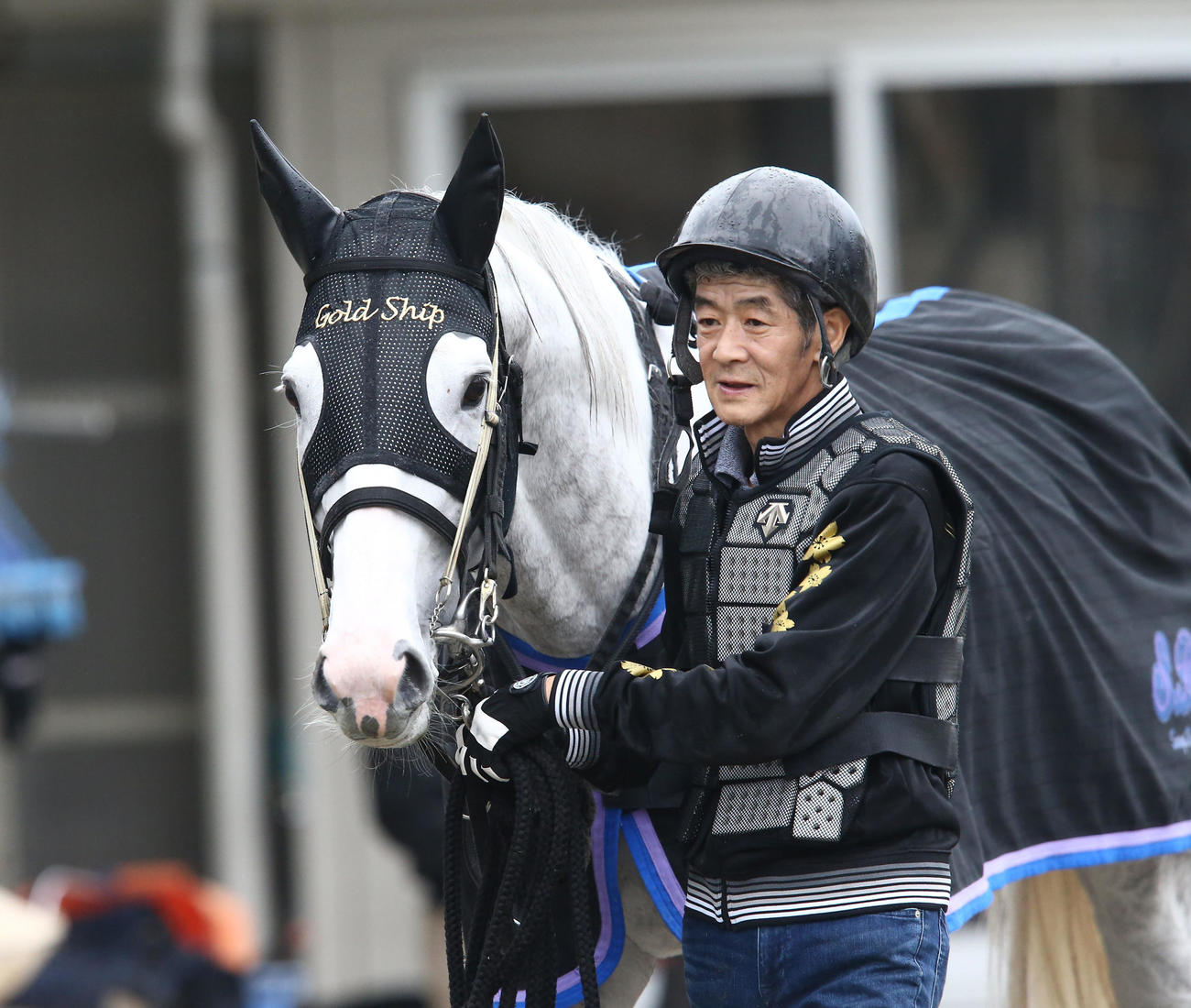 15年12月、最後のレースに臨むゴールドシップと今浪厩務員