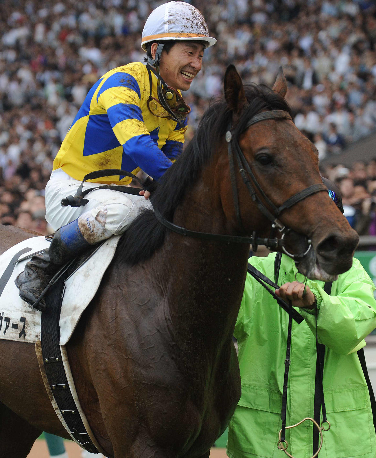09年、ロジユニヴァースに騎乗し優勝した横山典弘騎手は、顔をくちゃくちゃにして笑顔
