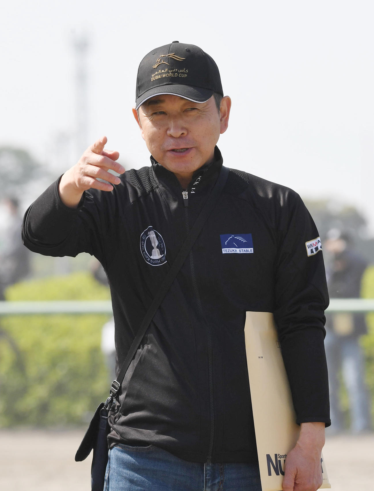 手塚貴久調教師（23年5月17日撮影）
