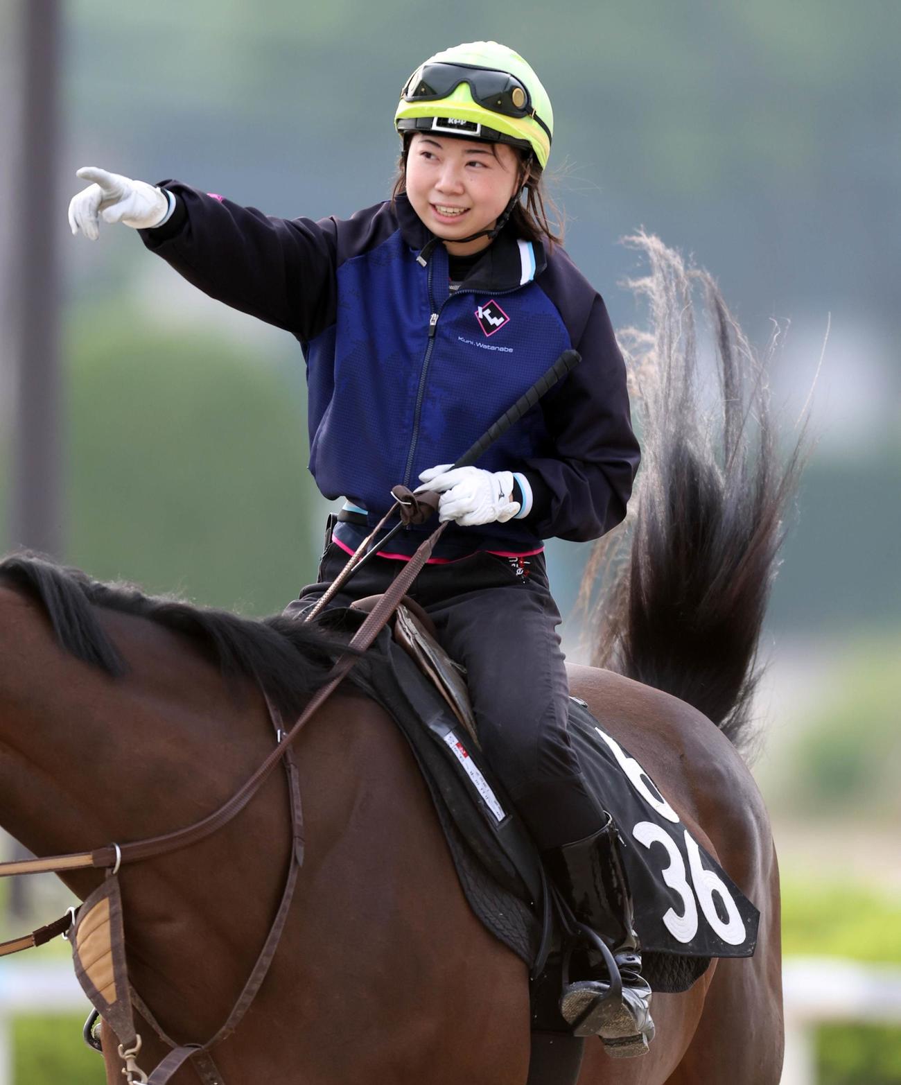 8日、調教で騎乗する河原田騎手