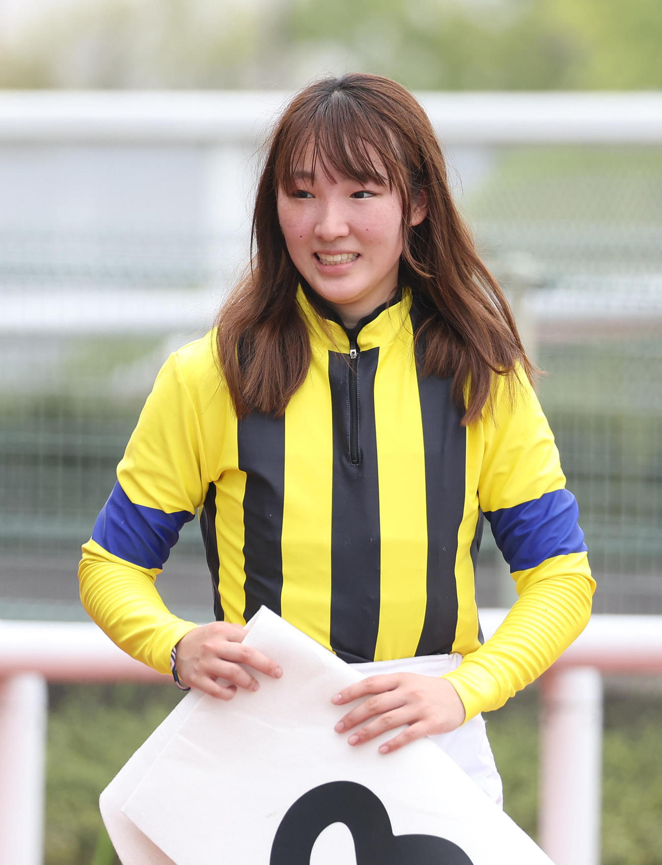 阪神8R、カネフラで復帰後初勝利を挙げた永島騎手（撮影・白石智彦）