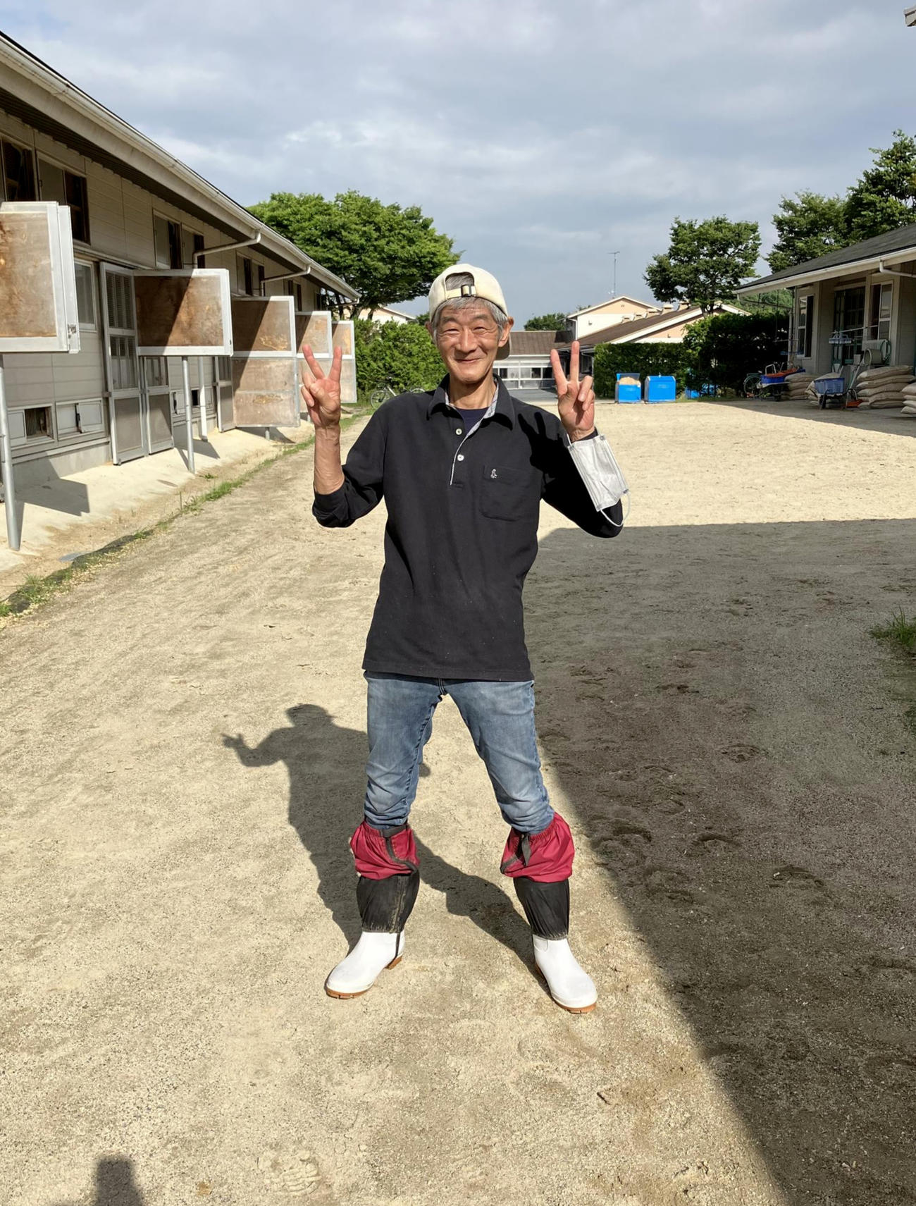 厩務員生活最終日を迎えた今浪隆利厩務員（撮影・奥田隼人）