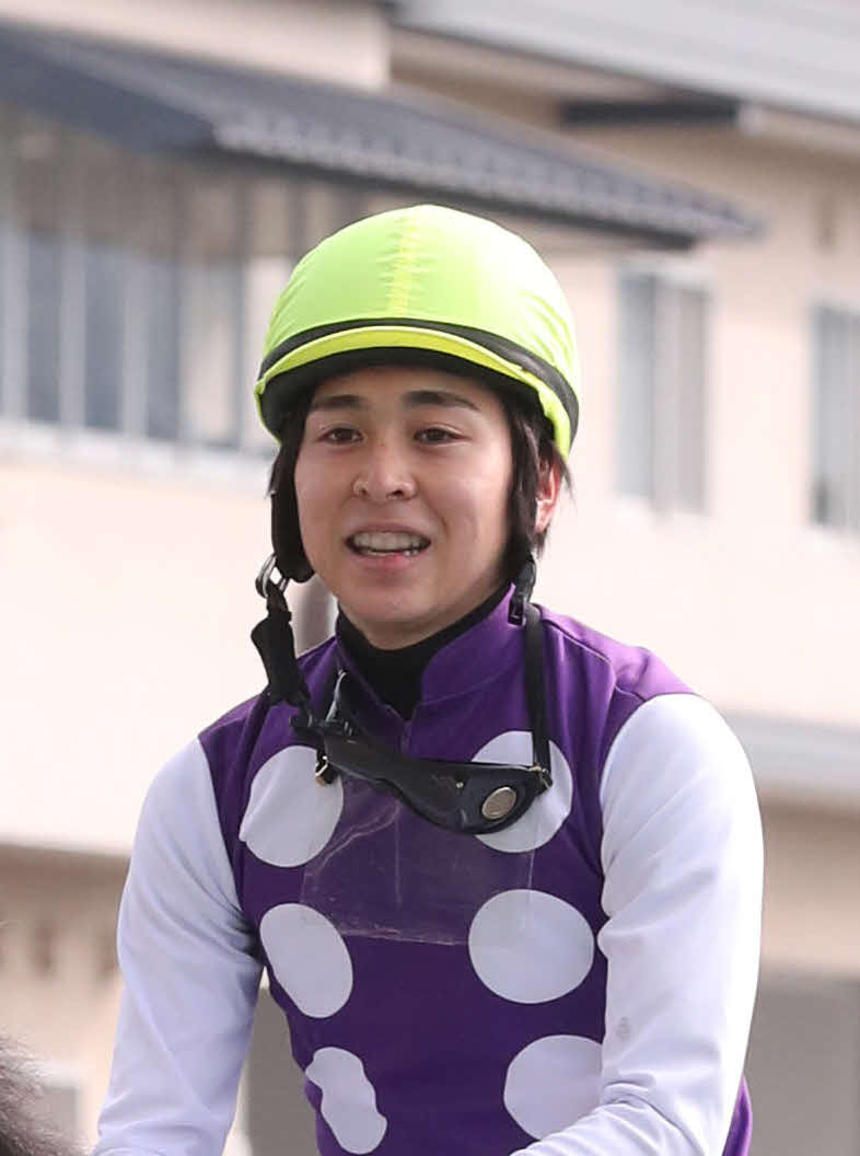小崎綾也騎手（21年2月撮影）