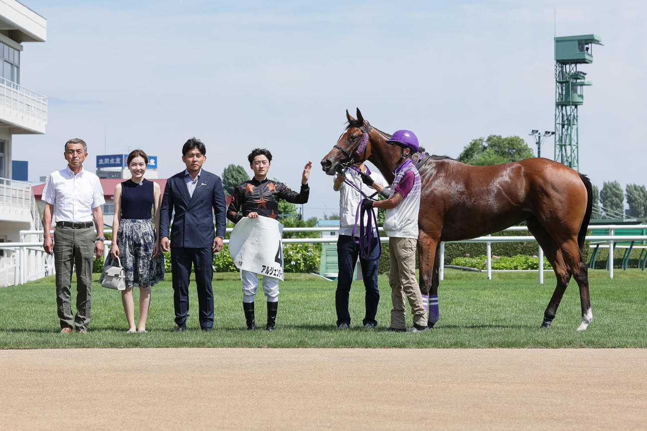 札幌1R、2歳未勝利を制したアルジェンタージョ（撮影・村野早祐）