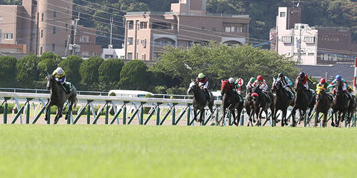 マリアエレーナと松山弘平騎手(左)が小倉記念を制した(撮影・屋方直哉)=2022年8月14日、小倉競馬場