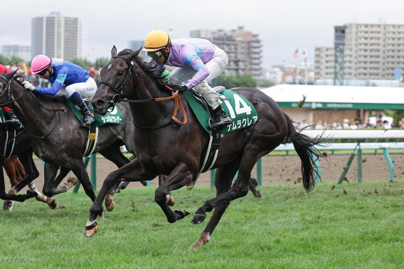 キーンランドカップを制したナムラクレアと浜中騎手騎手（撮影・村野早祐）
