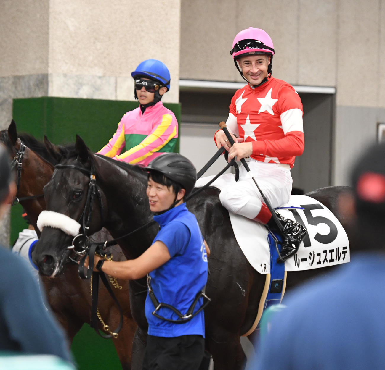 新潟1R・2歳未勝利を制したルージュスエルテとルメール騎手（撮影・柴田隆二）