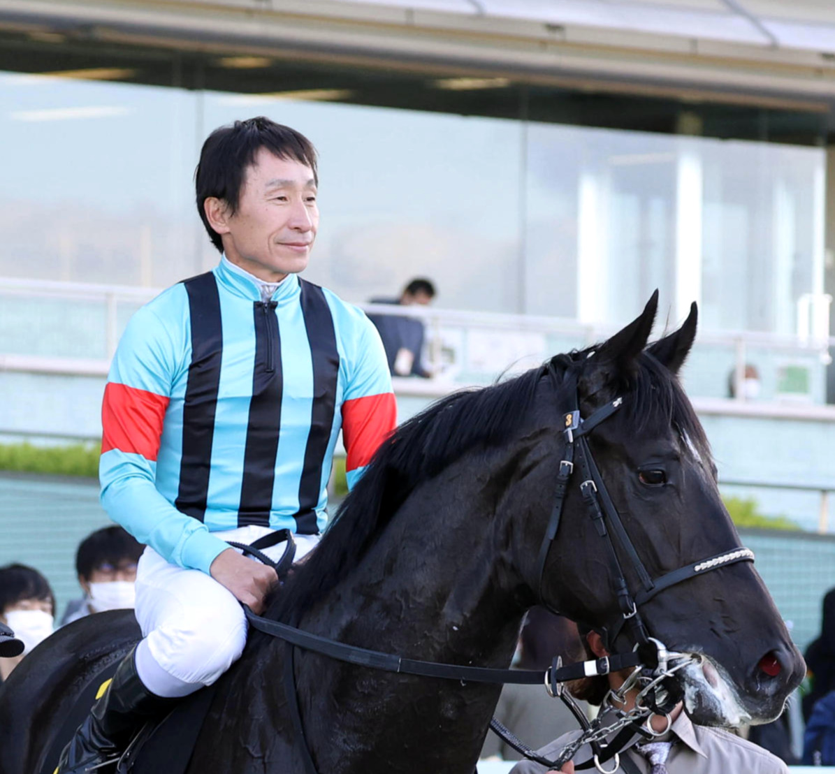 萩Sを制したトップナイフと横山典弘騎手（2022年10月29日撮影）