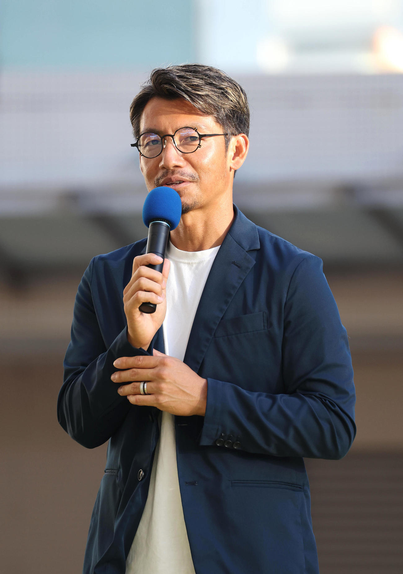 最終レース後のトークショーで阪神の優勝について語る鳥谷氏（撮影・白石智彦）