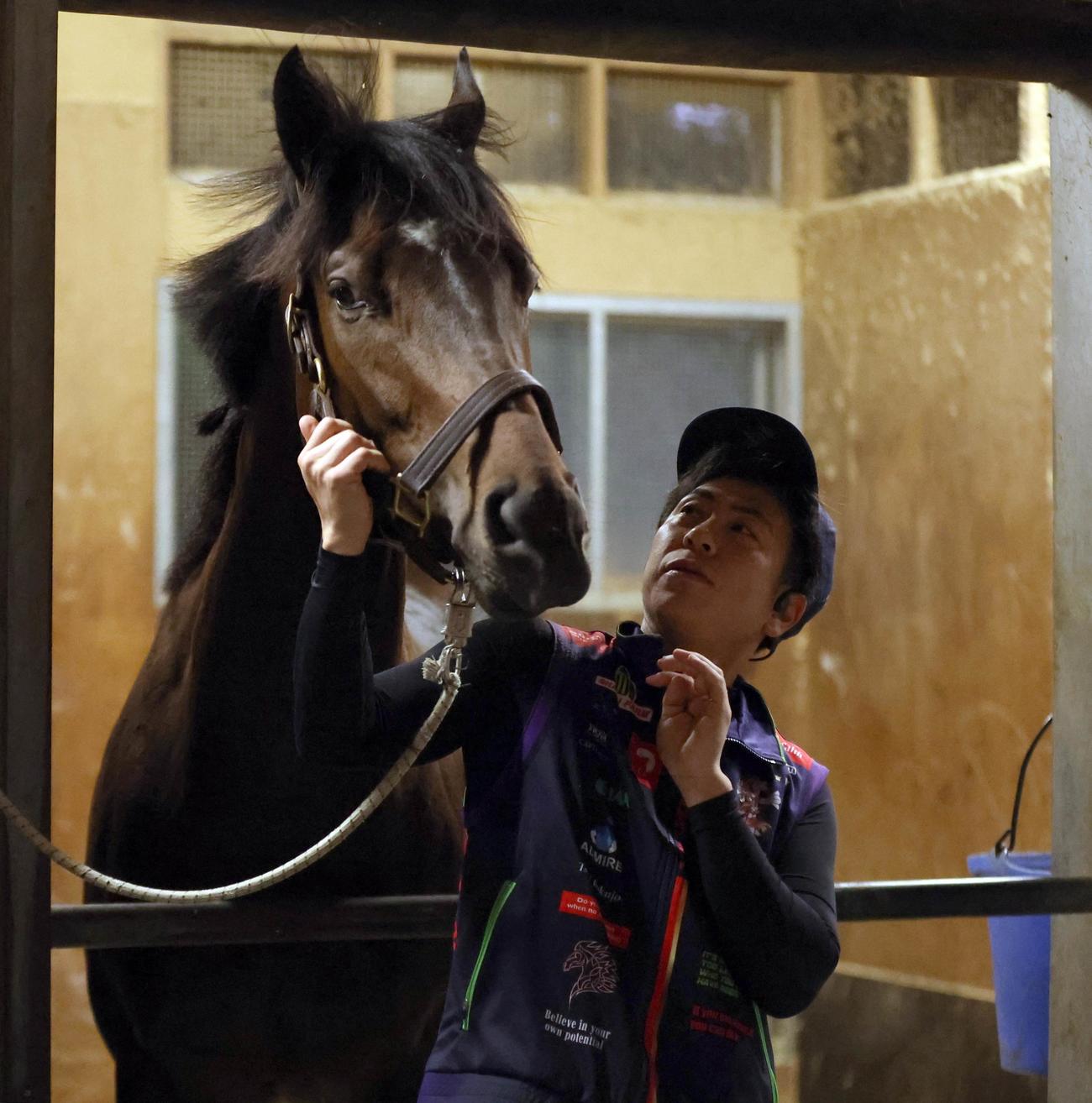 6月8日、運動前に担当の領田助手に手入れをしてもらうモアリジット
