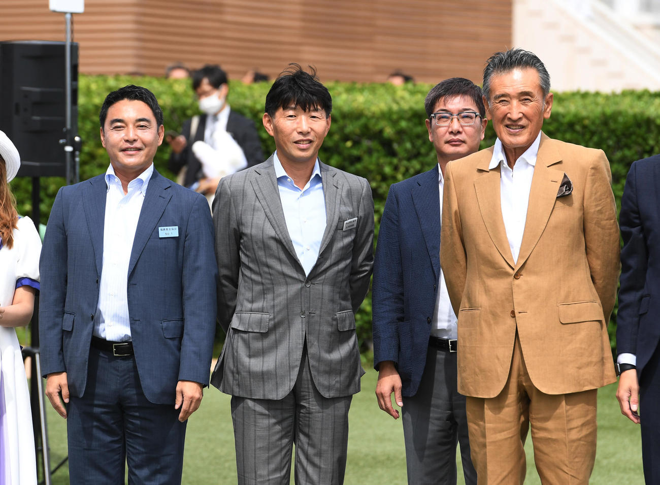 左から米本シルクレーシング代表、吉田俊介サンデーレーシング代表、堀師、吉田勝己ノーザンファーム代表