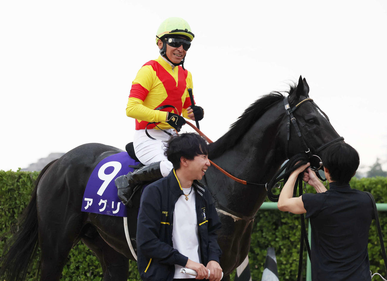 スプリンターズS7着に敗れたアグリと横山典騎手。手前は横山和騎手（撮影・丹羽敏通）