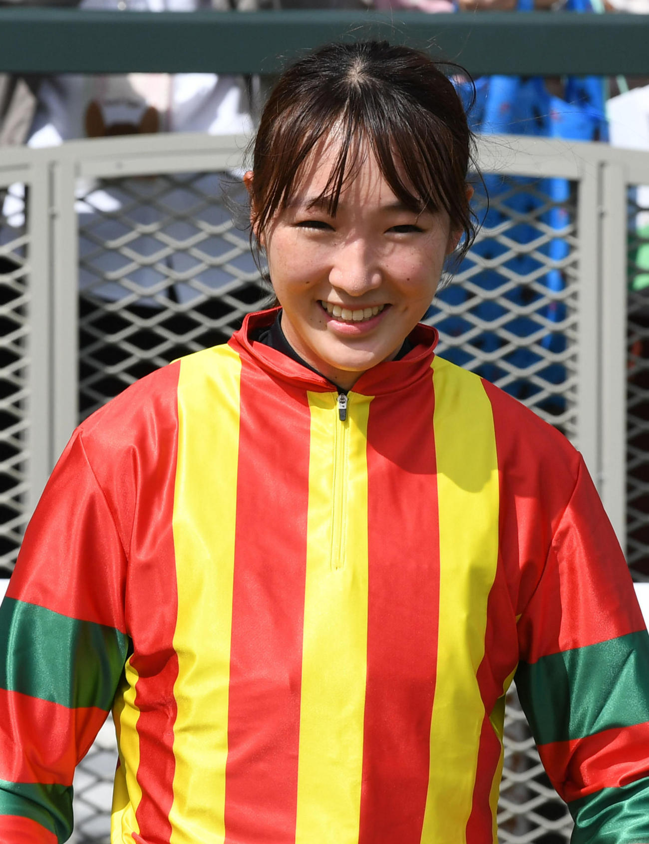 プシプシーナで新馬戦を制し笑顔を見せる永島まなみ騎手（撮影・前岡正明）