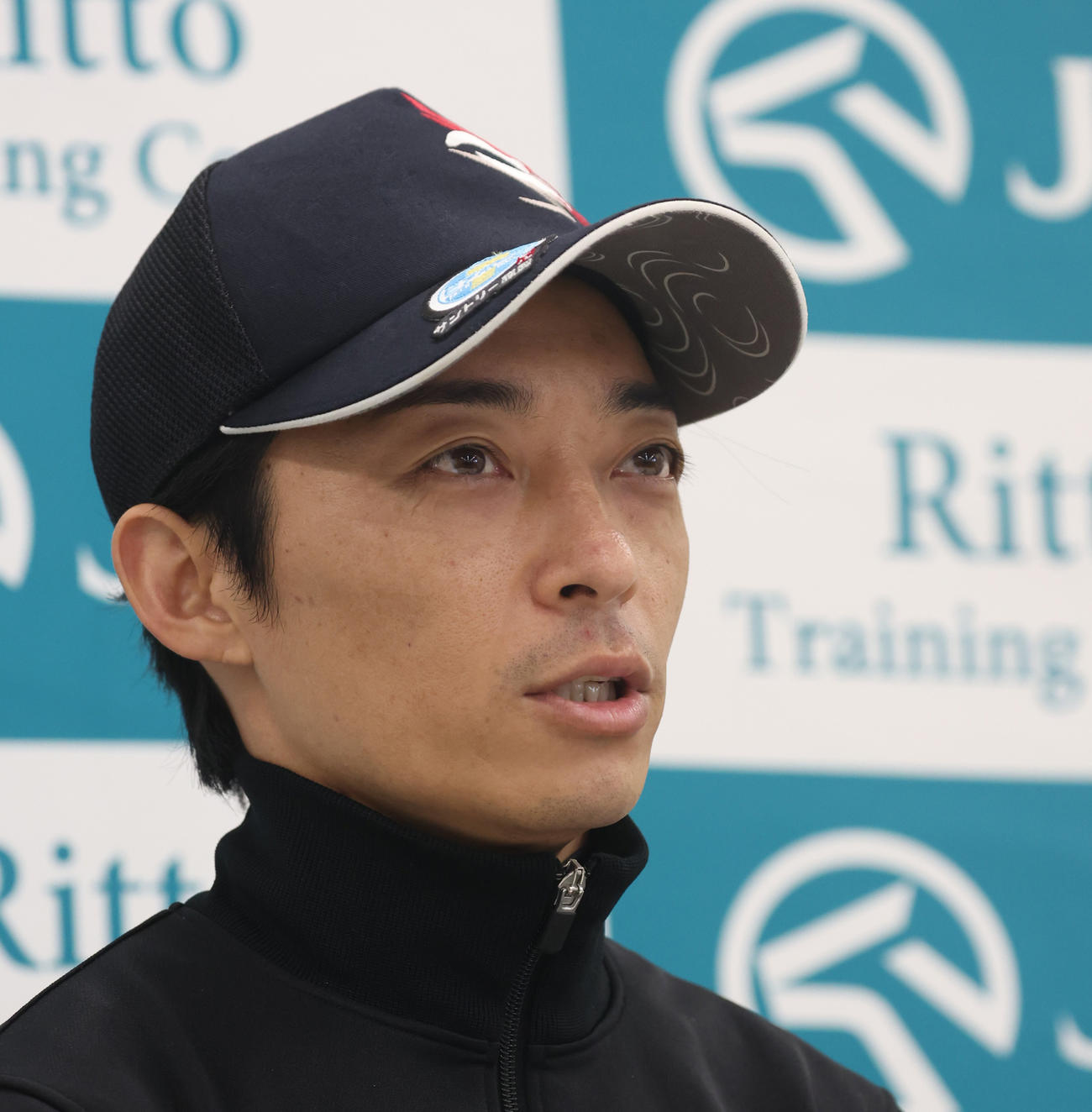 会見を行う川田騎手