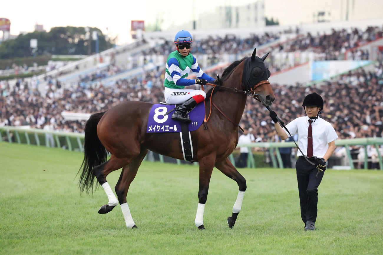 スプリンターズSに出走したメイケイエールと池添騎手（2023年10月1日撮影）