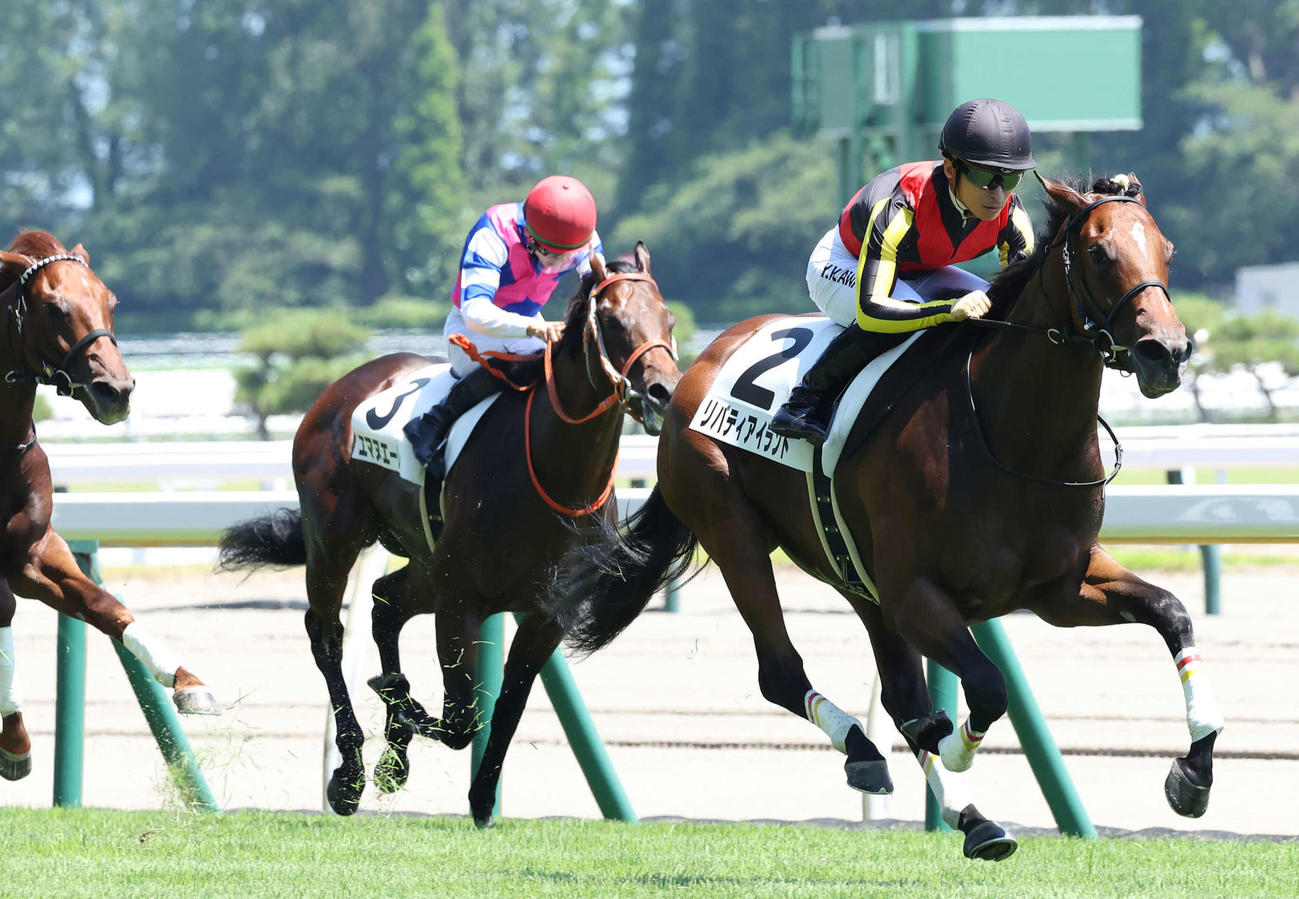 22年7月、直線突き抜け新馬戦を快勝したリバティアイランドと川田騎手（右）