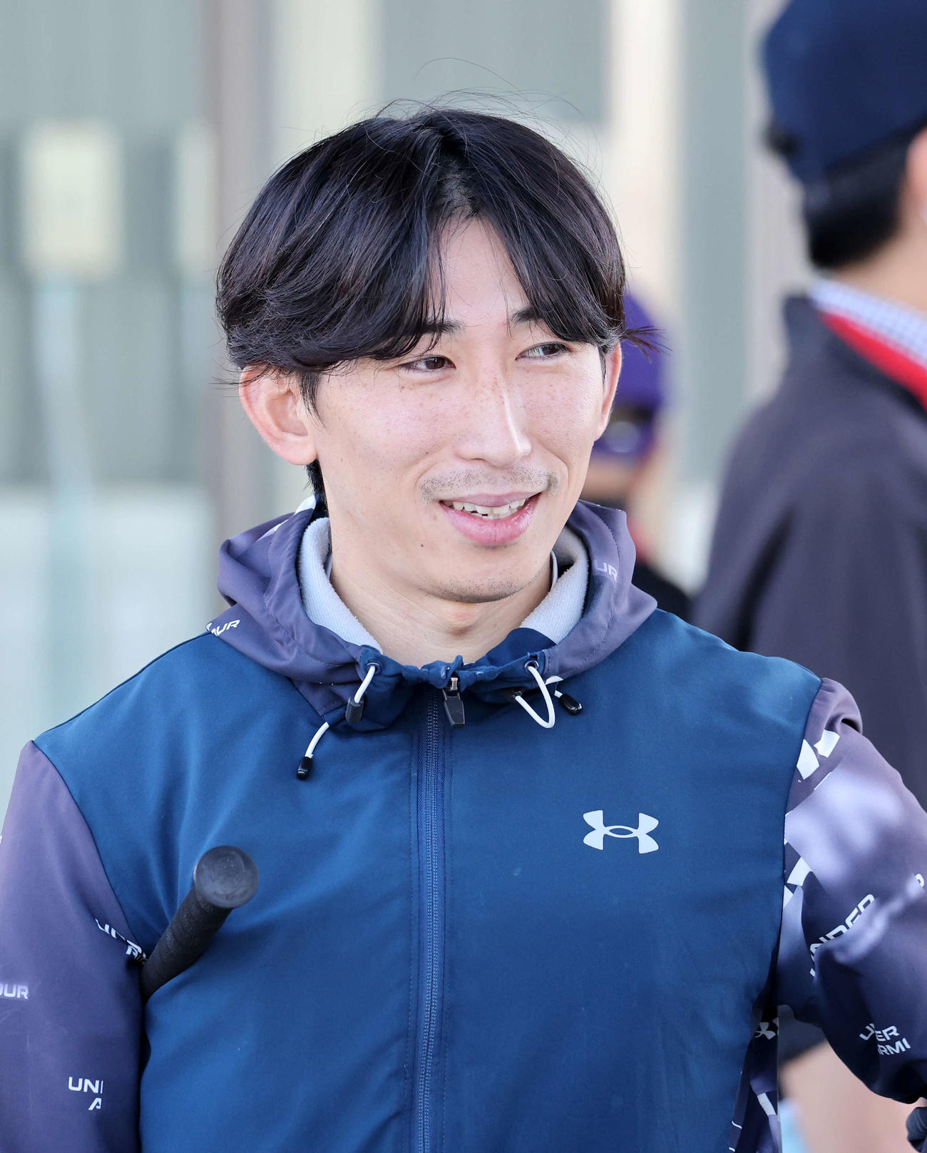 笑顔を見せる木幡初也騎手（撮影・鈴木正人）