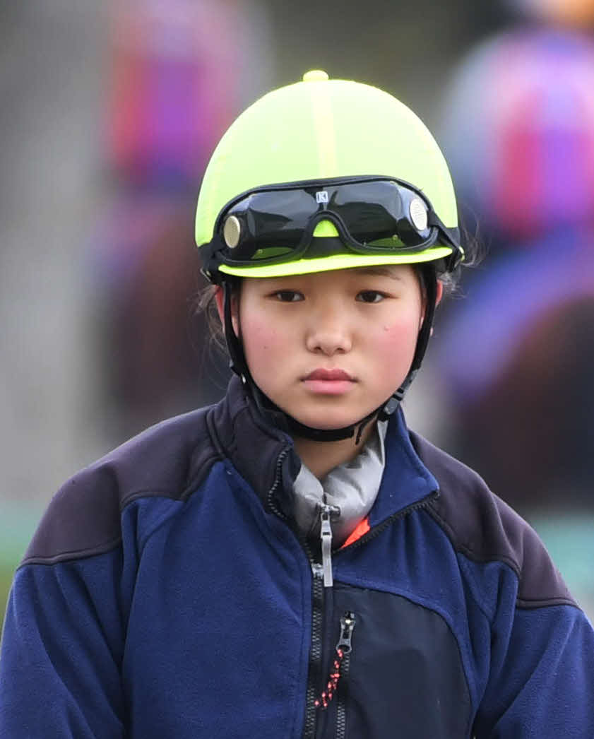 美浦調教　小林美駒騎手＝2023年3月29日