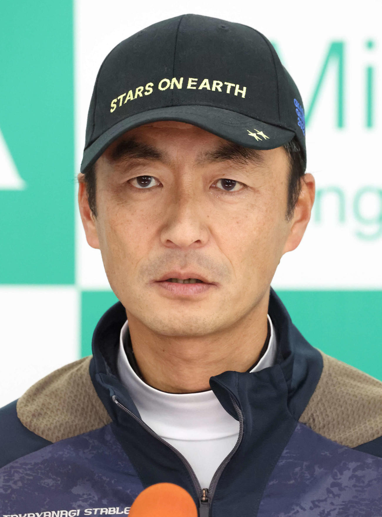 記者会見する高柳瑞師（撮影・丹羽敏通）