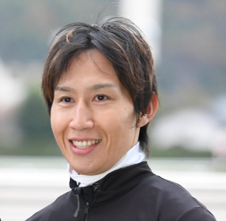 兵庫の田中学騎手から乗り替わりとなった田辺裕信騎手（2023年11月12日撮影）