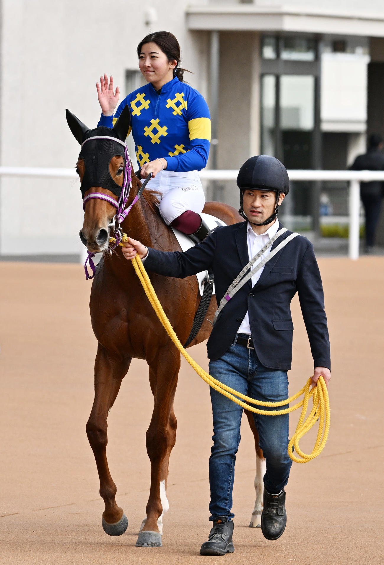 京都1Rを勝利したゴッドカインドと今村騎手（撮影・清水貴仁）