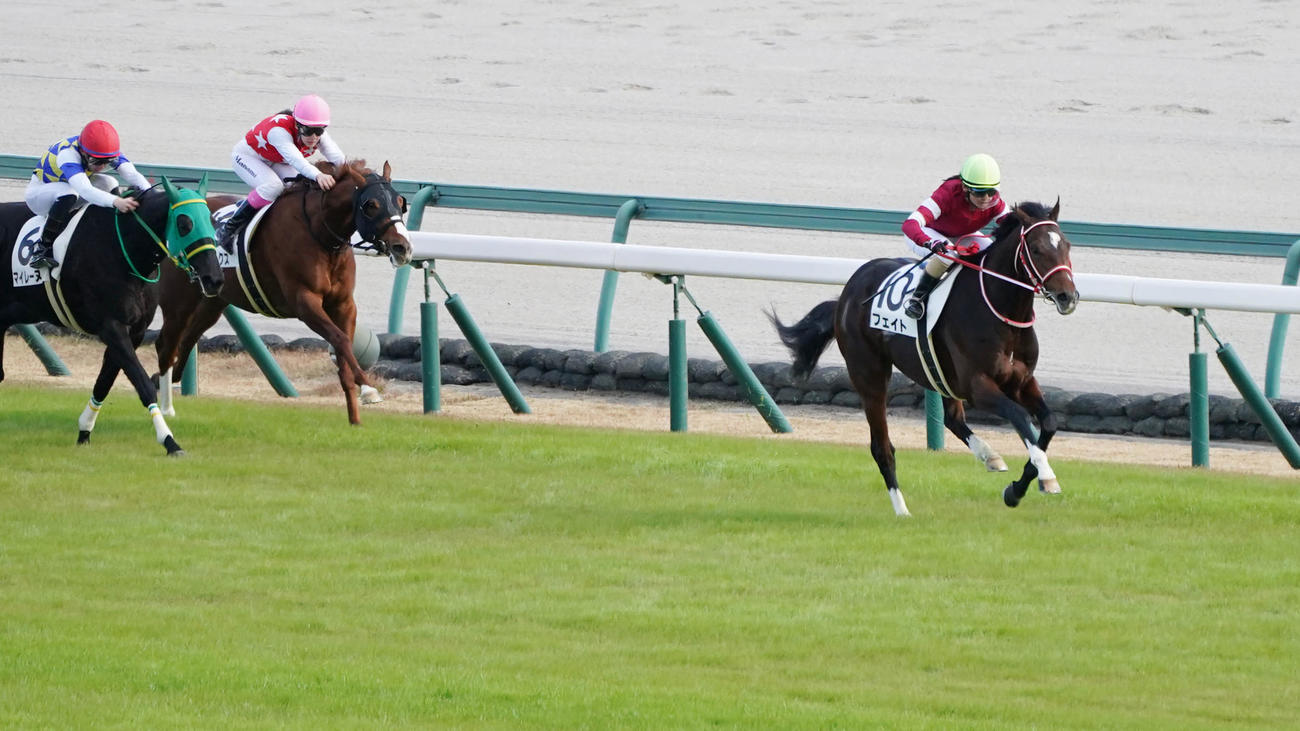 中京6Rを制したフェイトと古川騎手（右）（撮影・森本幸一）