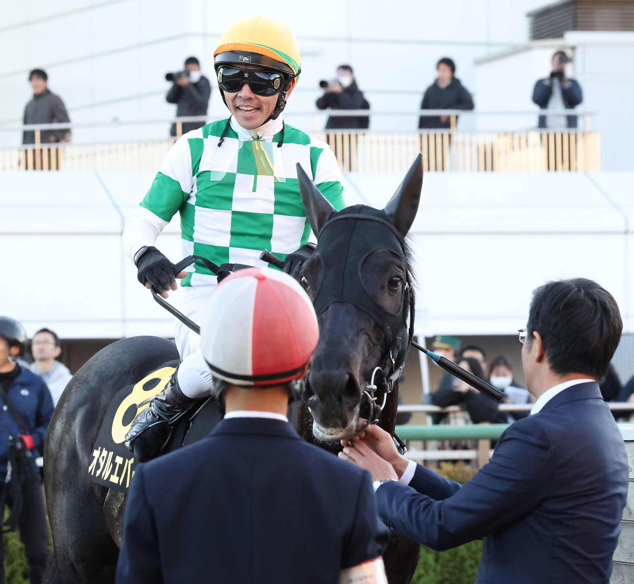 オタルエバーでラピスラズリSを制した戸崎騎手（撮影・丹羽敏通）