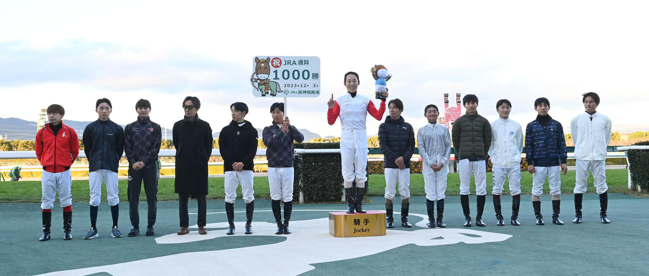 阪神12R、トラベログでJRA通算1000勝を達成した藤岡佑介騎手（撮影・和賀正仁）