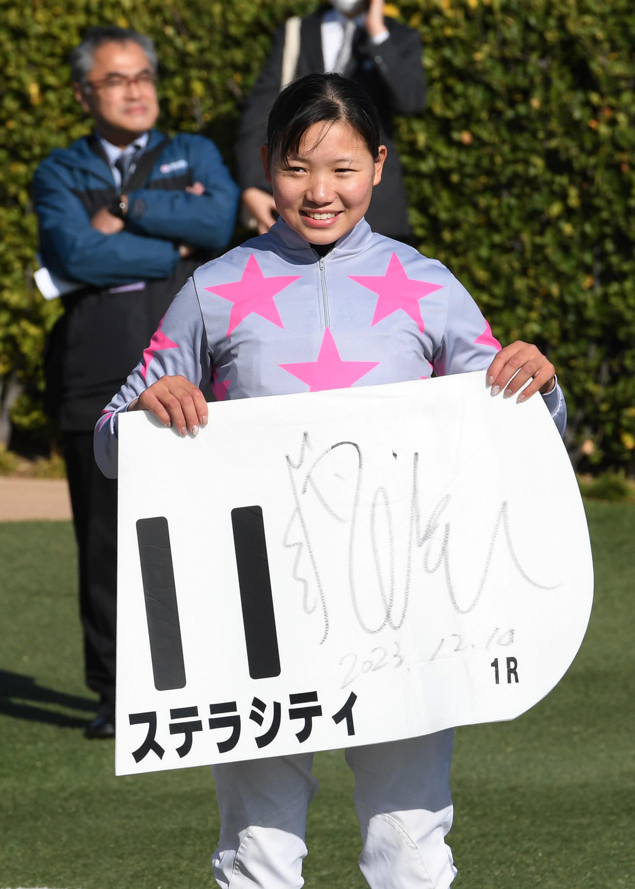 中山1Rをステラシティで制した小林美駒騎手（撮影・柴田隆二）