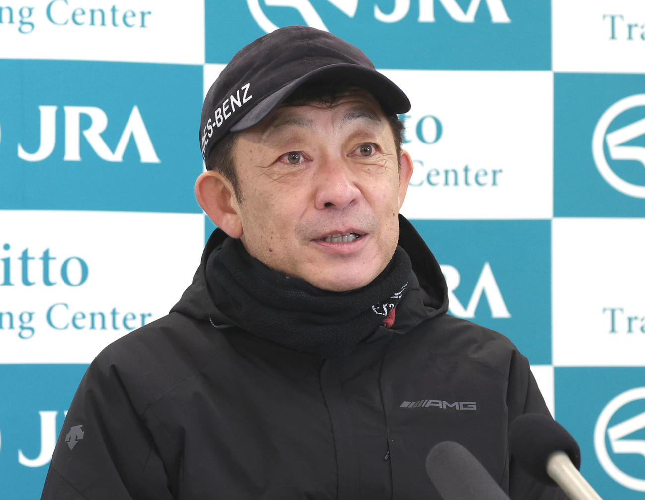 有馬記念の共同会見で質問に答える友道師（撮影・白石智彦）
