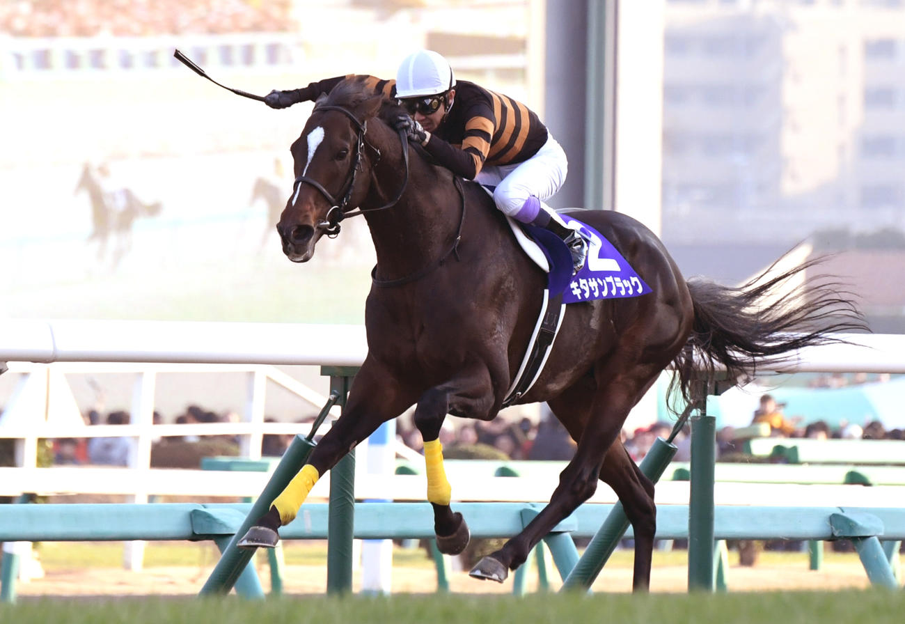 17年、有馬記念を制したラストランのキタサンブラックと武豊騎手