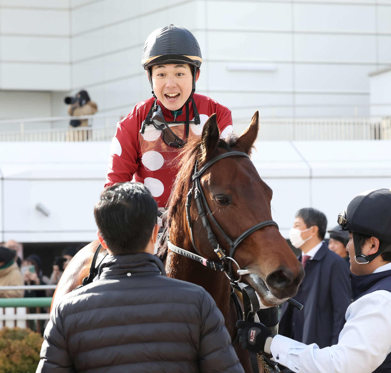 中山5R、2歳新馬戦で今年初勝利を挙げた加藤騎手（撮影・丹羽敏通）