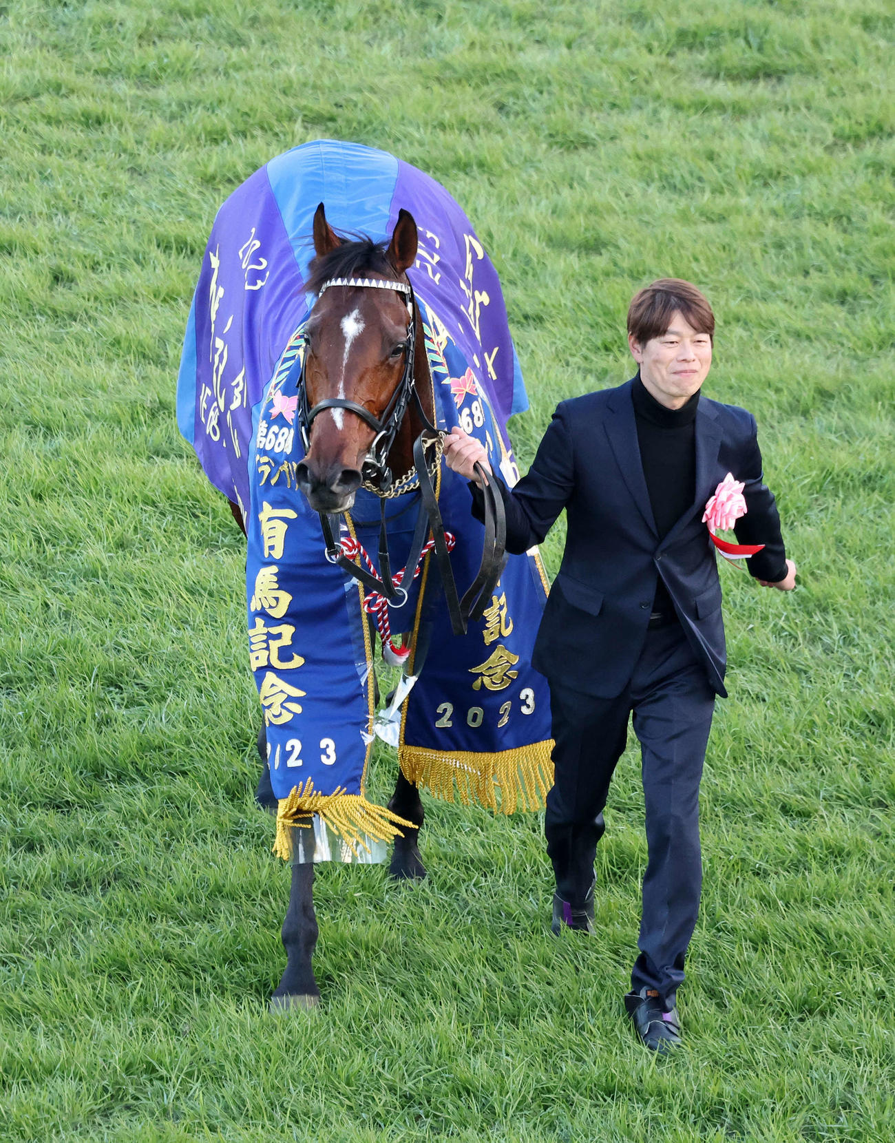 有馬記念を制したドウデュース（撮影・鈴木正人）