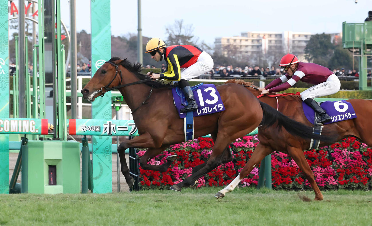 牝馬として初めてホープフルSを制したレガレイラとルメール騎手（撮影・丹羽敏通）