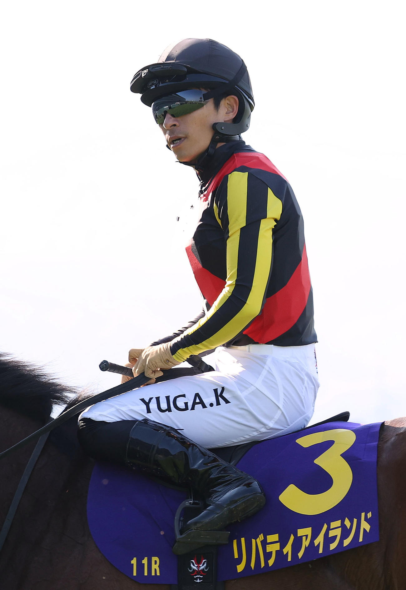 桜花賞でヘルメットにカメラをつけた川田騎手