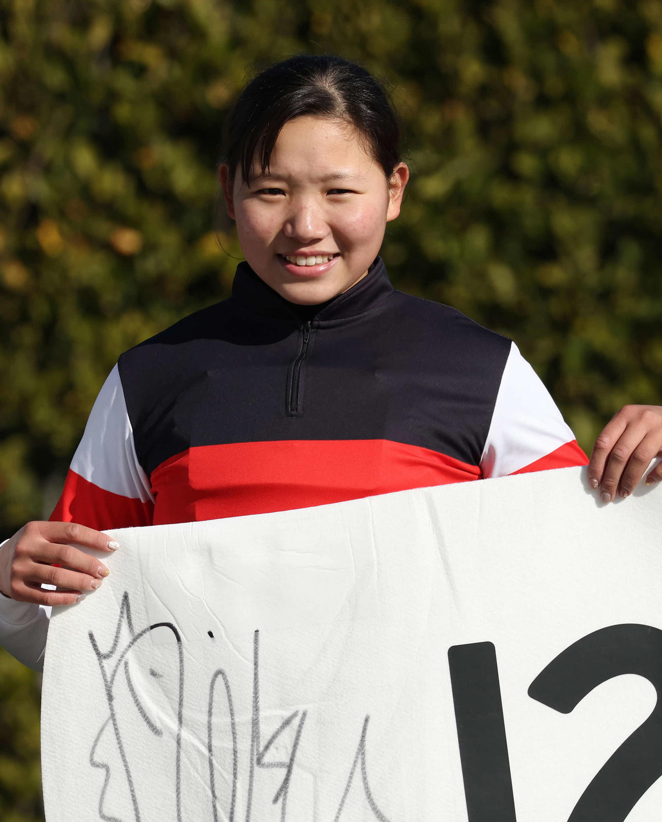 中山2R、3歳牝馬限定の未勝利戦を逃げ切ったファイントパーズと小林美騎手（撮影・丹羽敏通）