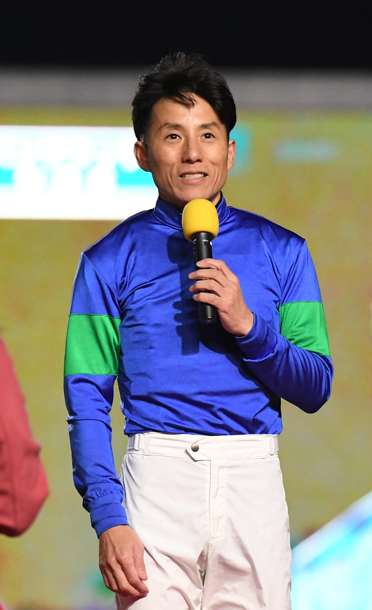 パンサラッサ引退式であいさつする吉田豊騎手（撮影・柴田隆二）