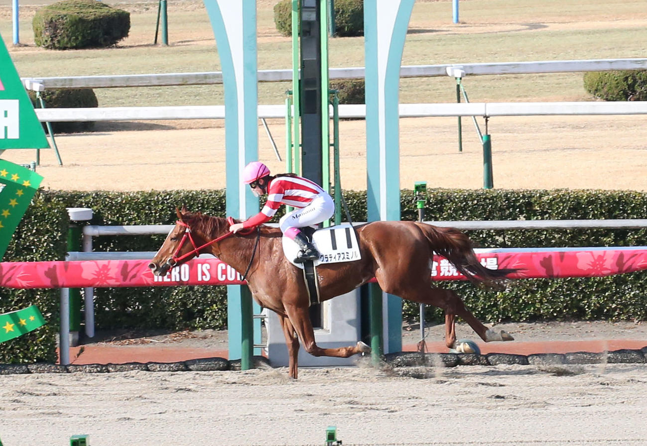 小倉1R・3歳未勝利　1着のグラティアスミノルと永島騎手（撮影・冨田成美）