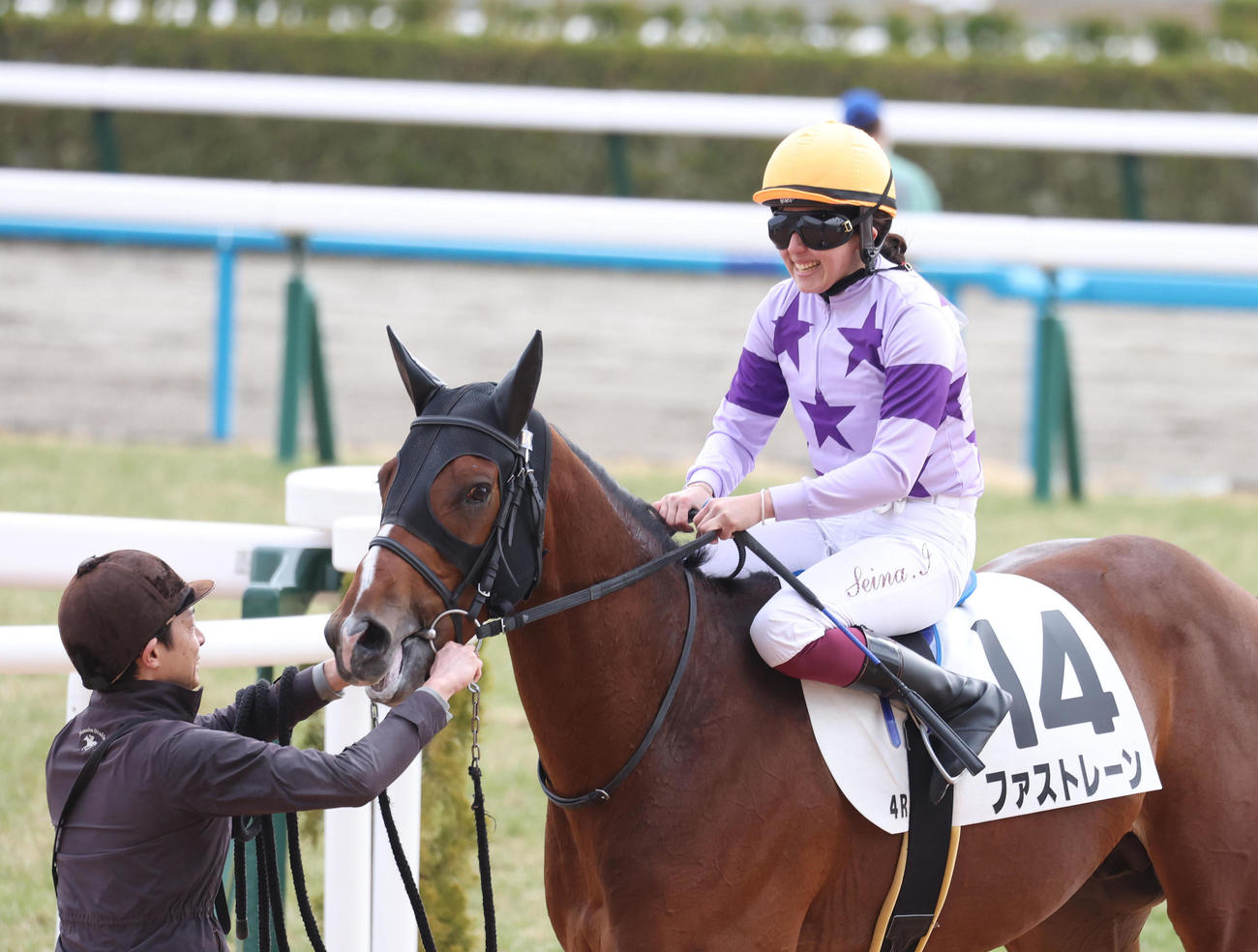 京都4R、新馬戦を制したファストレーン。今村騎手は今年の初勝利を挙げた（撮影・白石智彦）