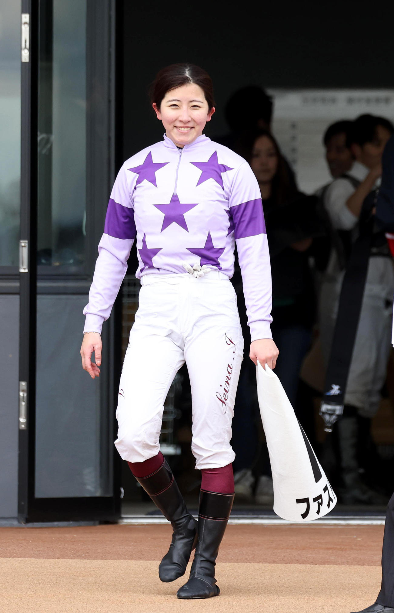 京都4R、ファストレーンで今年の初勝利を挙げた今村聖奈騎手（撮影・白石智彦）