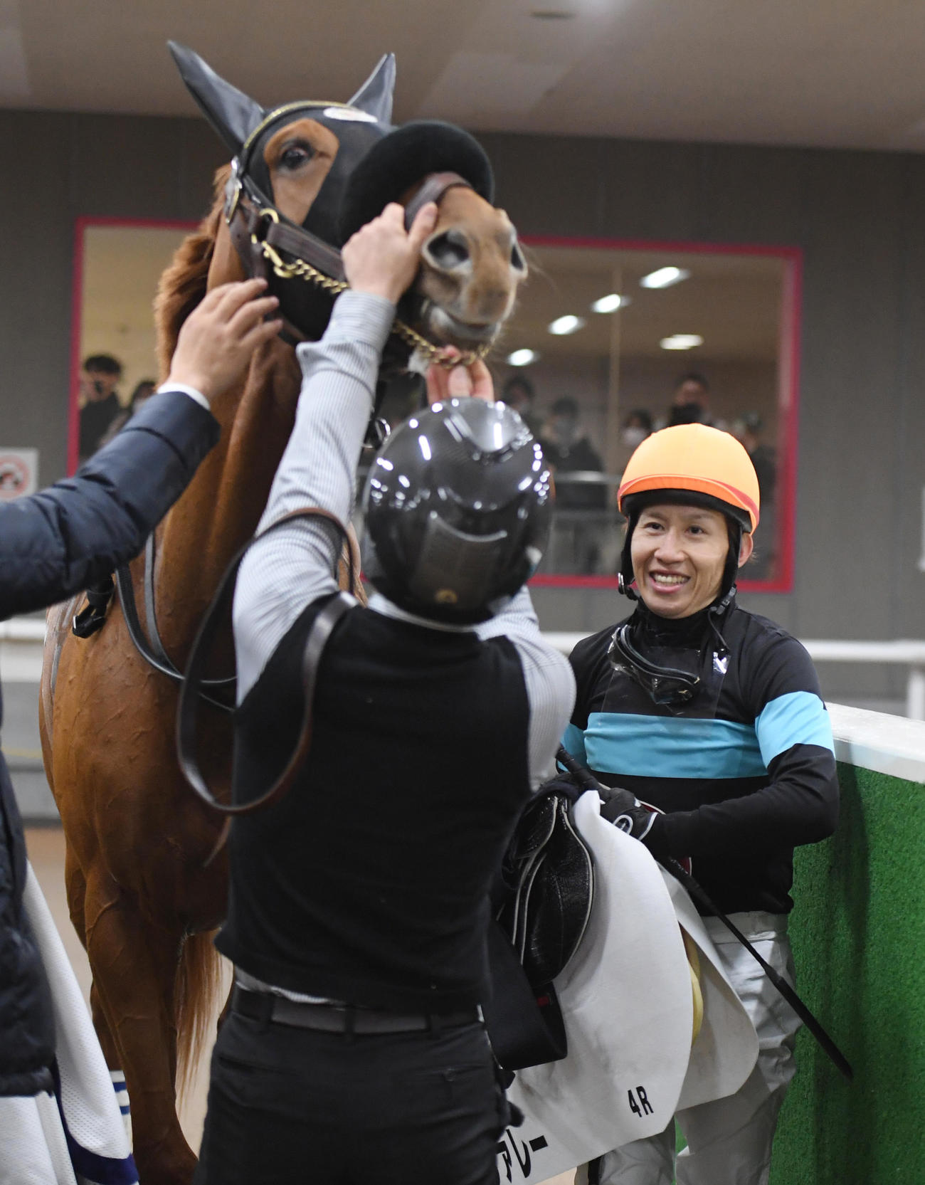 東京4R、1着セントラルヴァレーと田辺裕信騎手（撮影・柴田隆二）