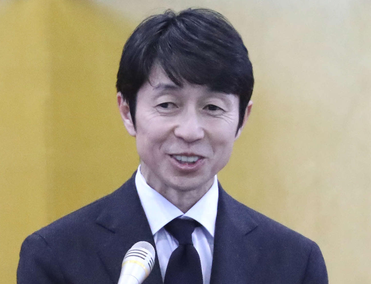 「ただいまご紹介にあずかりましたレジェンドの武豊です」と、あいさつする日本騎手クラブの武豊会長