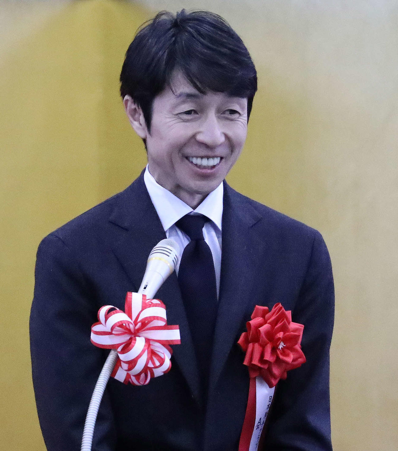 「ただいまご紹介にあずかりましたレジェンドの武豊です」と、あいさつする日本騎手クラブの武豊会長