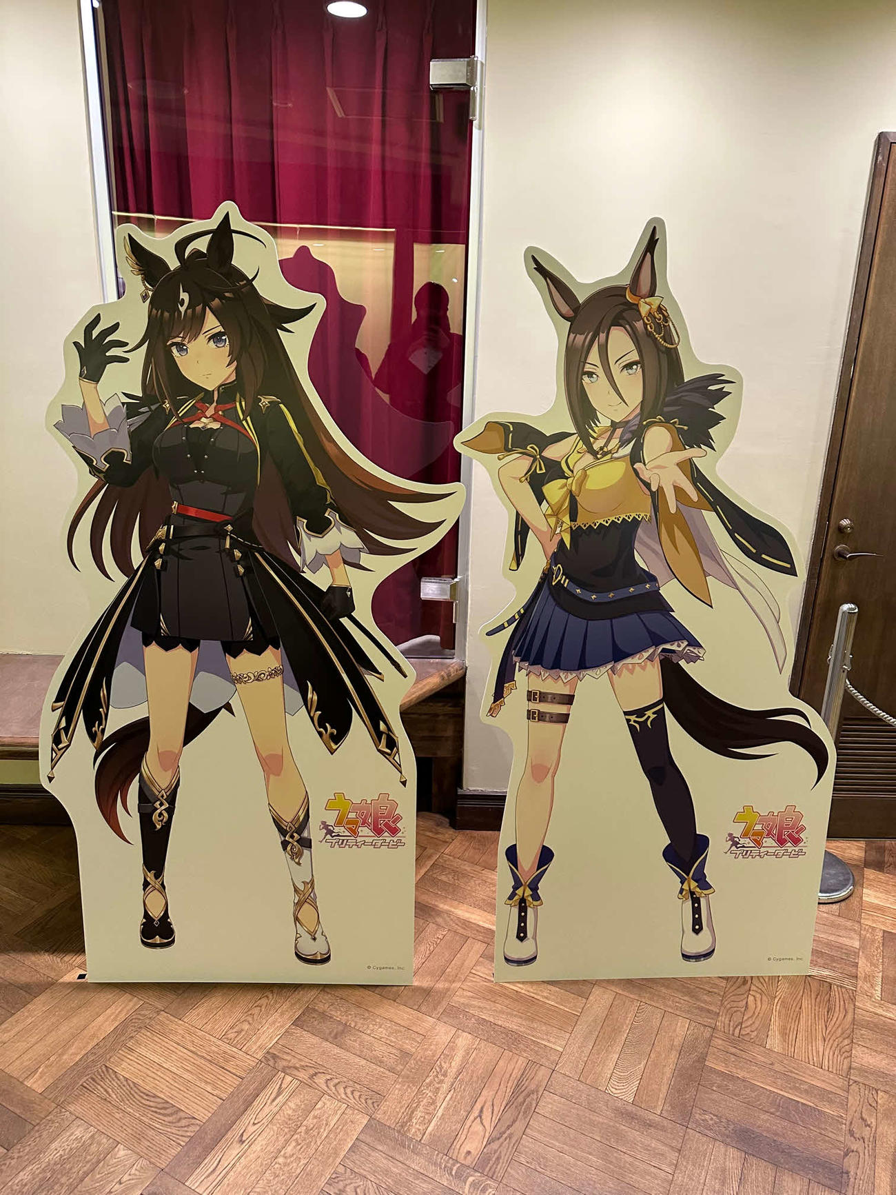 ノーザンホースパークでウマ娘コラボイベント開催中。ドゥラメンテ（左）とエアグルーヴ