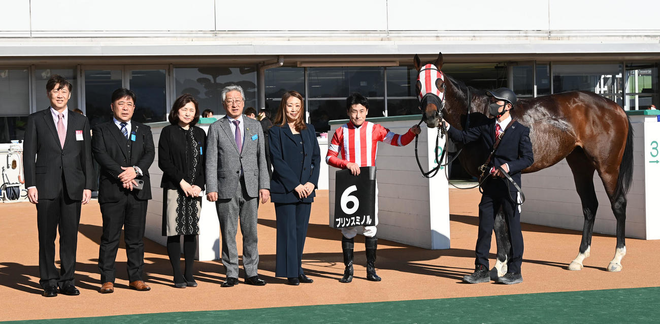 小倉11R、小倉城Sを制したプリンスミノルと吉田隼騎手（撮影・前岡正明）
