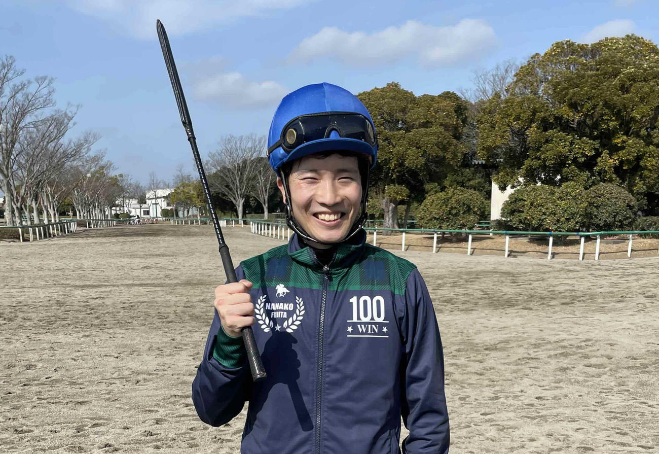 美浦トレセンにて調教騎乗を終えた森裕太朗騎手