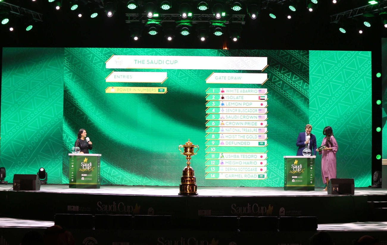 サウジCの枠順抽選会がキングアブドゥルアジーズ競馬場で行われた