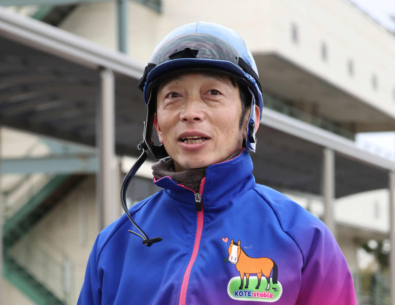 騎手を引退してJRA競馬学校の教官に転身する武士沢騎手（撮影・丹羽敏通）
