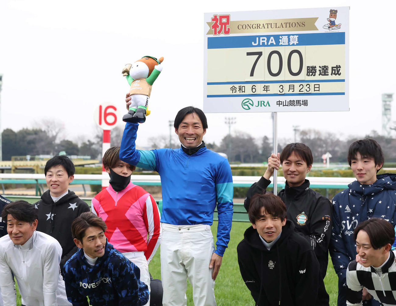 中山9R、シアージストでブラッドストーンSを制してJRA通算700勝を達成した大野騎手